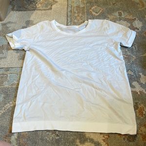 Lululemon Relaxed fit Swiftly Tech SS